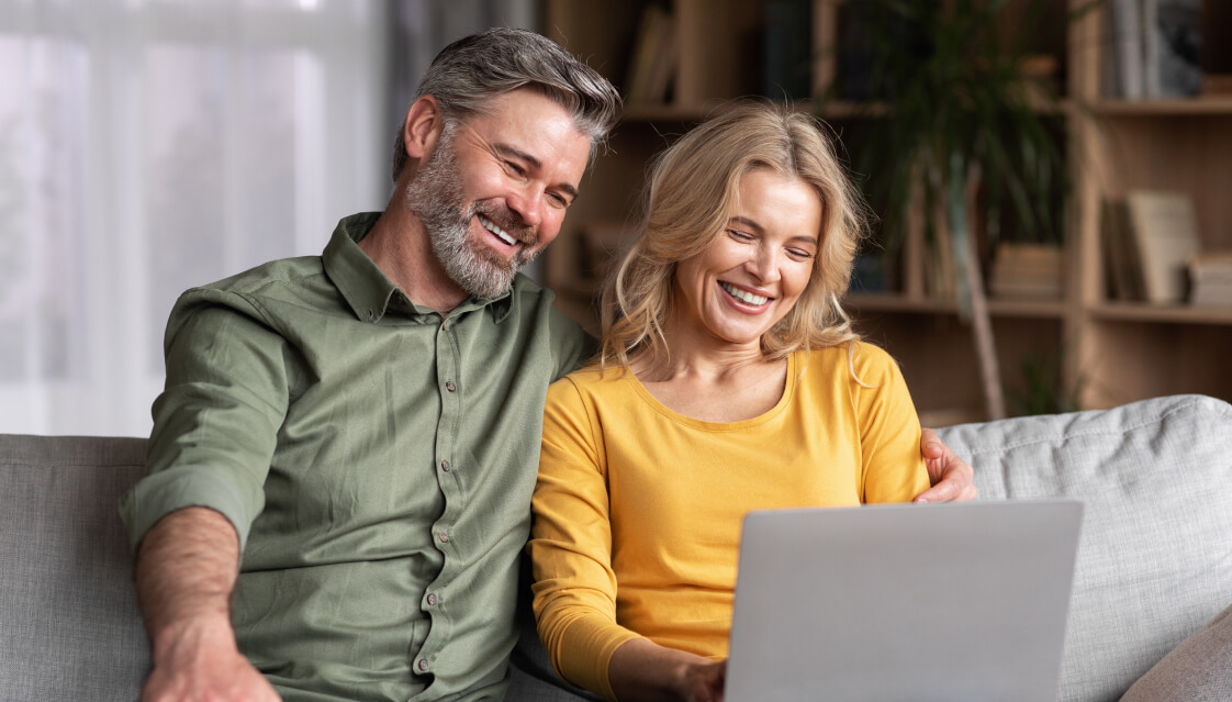 Personne réfléchissant à un projet